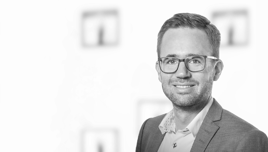 Blue Advisory-Bild Matthias Walter Website Version MJ grau 2